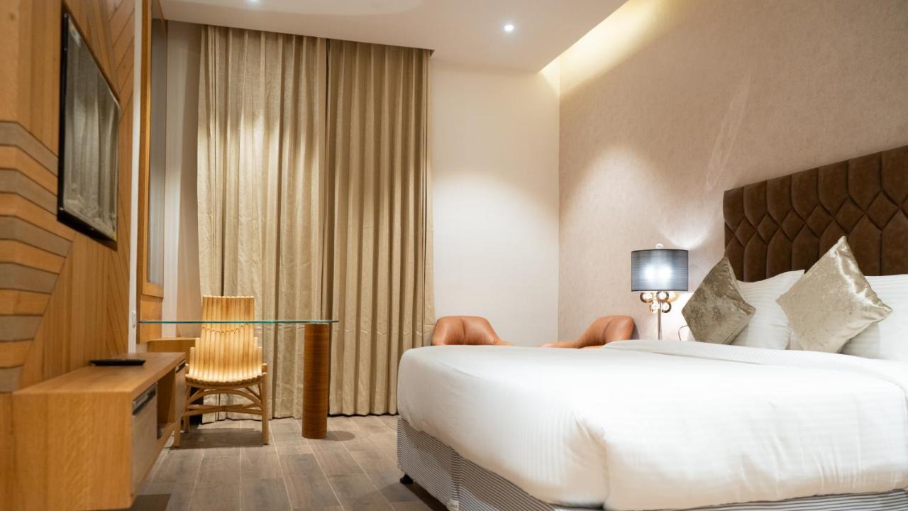Clarks Inn Suites 康格拉 外观 照片