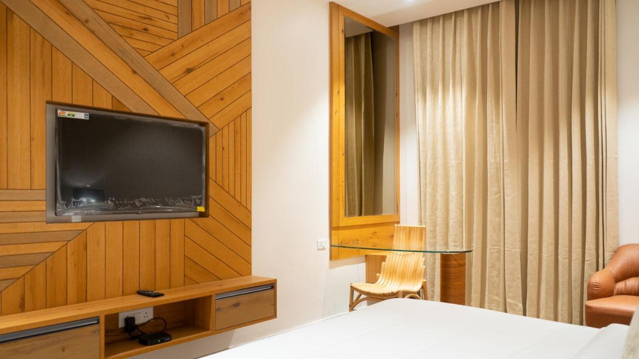 Clarks Inn Suites 康格拉 外观 照片