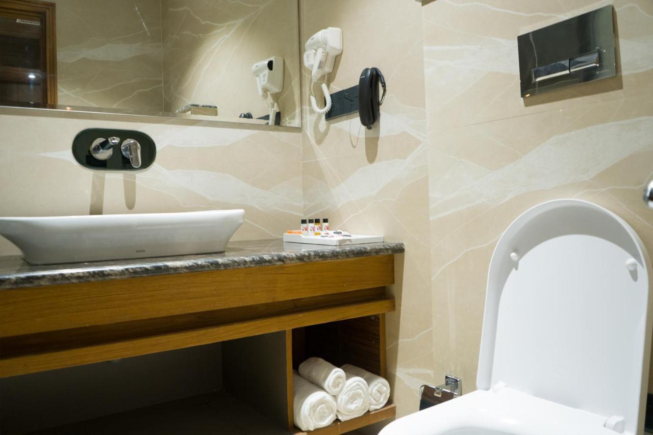 Clarks Inn Suites 康格拉 外观 照片