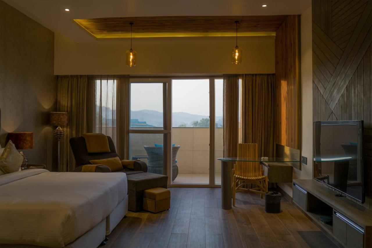 Clarks Inn Suites 康格拉 外观 照片