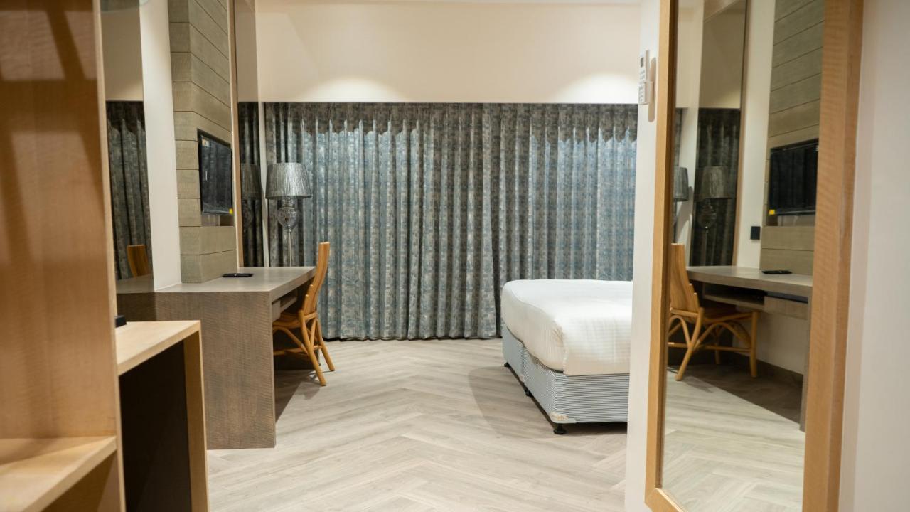 Clarks Inn Suites 康格拉 外观 照片