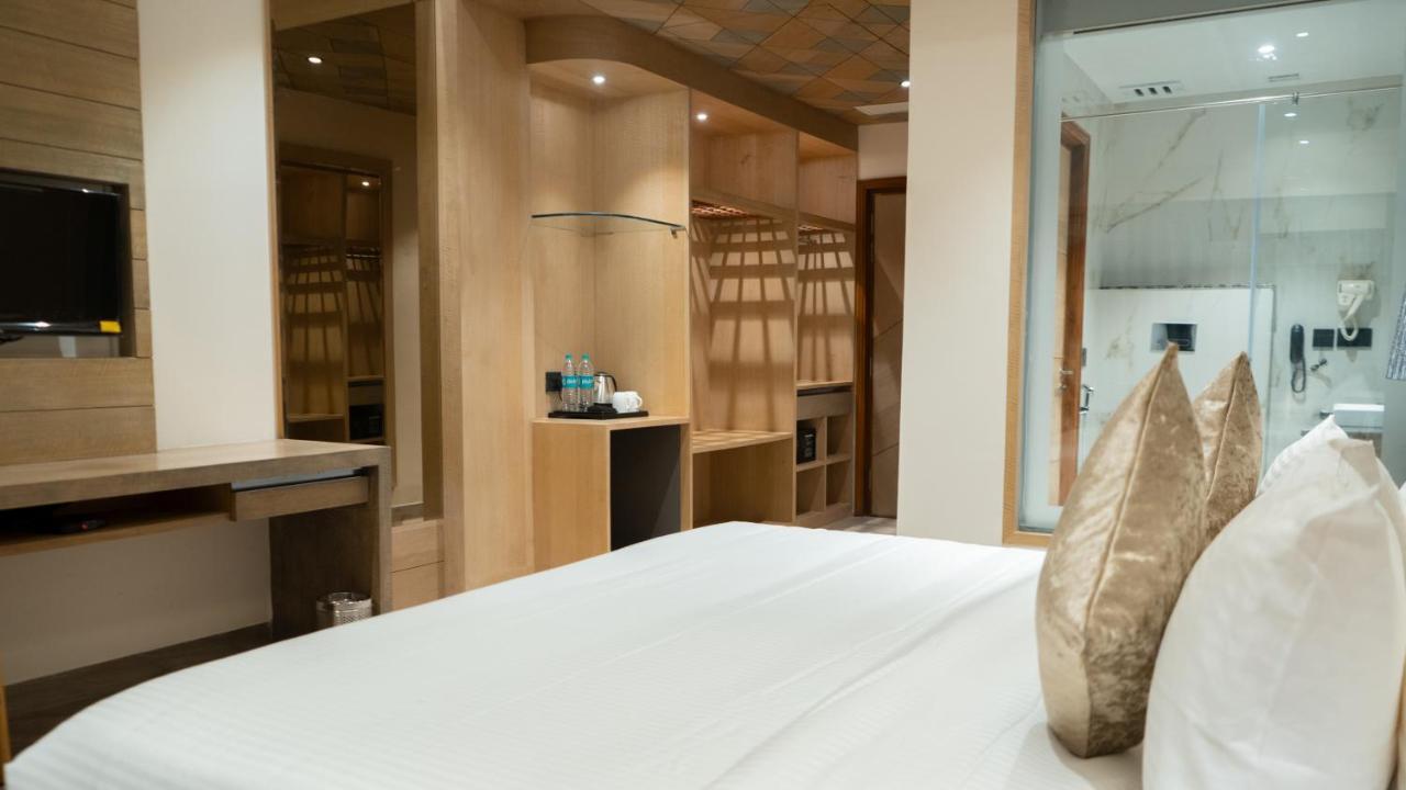 Clarks Inn Suites 康格拉 外观 照片